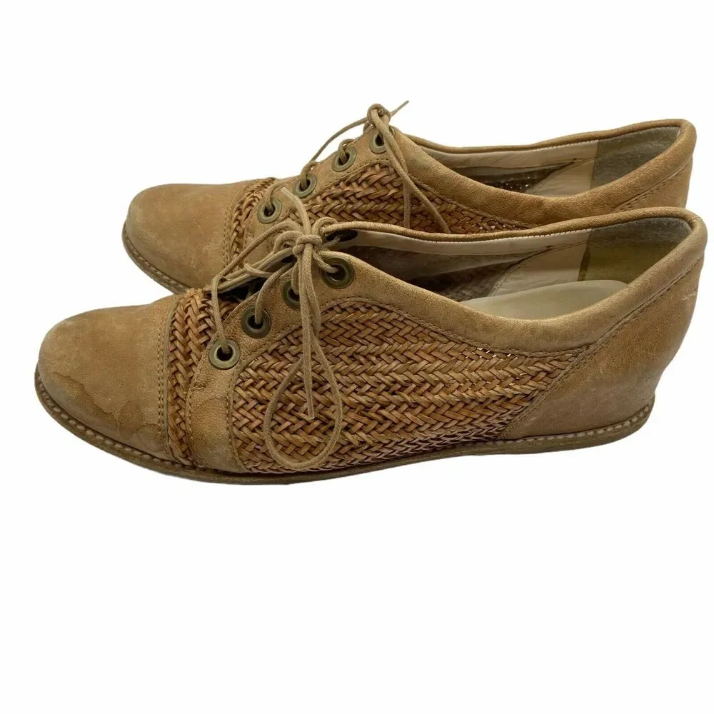 Stuart Weitzman Oxford Shoes Women's Size 6 Brown Leather Lace Up Open Weave